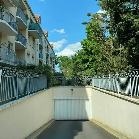 Superbe Proche Gare / Stellantis * Poissy